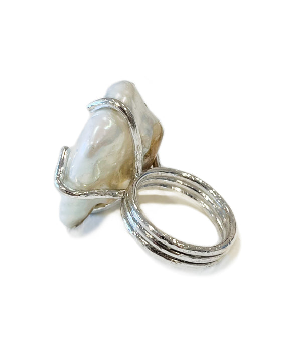 moment ring pearl